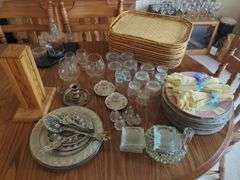 Table Top Contents - Glassware/Decanter/Trays