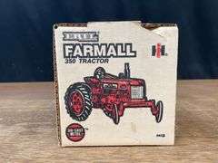 1/16 Farmall 350 NIB Ertl