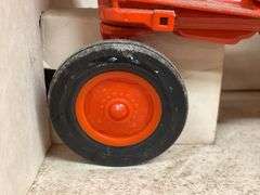 1/16 Case VAC NIB Ertl
