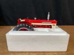 1/16 Farmall 460 Precision NIB Ertl