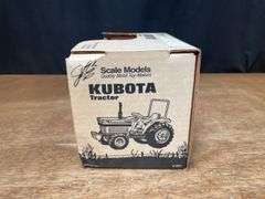 1/16 Kubota L2850 NIB SM