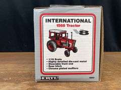 1/16 IH 1568 NIB Ertl
