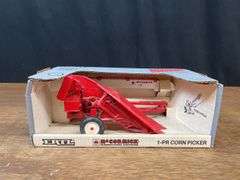 1/16 McCormick Picker Special Edition NIB Ertl