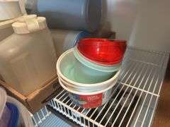Assorted Tupperware/Plastic Containers