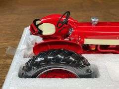 1/16 Farmall 460 Precision NIB Ertl