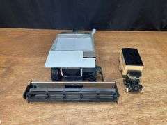 (2) 1/24 AC Gleaner N6 Combine SM + Truck Bank