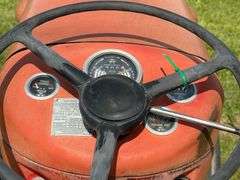 Massey Ferguson 825 Vineyard