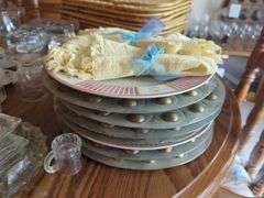 Table Top Contents - Glassware/Decanter/Trays