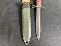 Reproduction (?) US Camillus M4 Bayonet w/Modern Production Scabbard