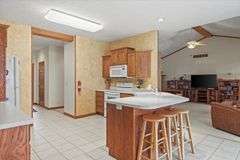 114 Heatherstone Dr. Chatham, IL 62629