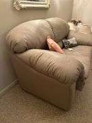 Loveseat w Pillows/Mirror