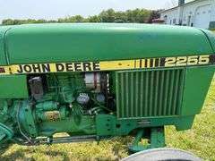 John Deere 2255