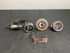 (3) IH Gauges