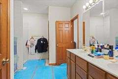 114 Heatherstone Dr. Chatham, IL 62629