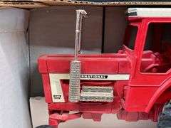 1/16 IH 1568 NIB Ertl