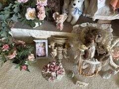 Lot of decorative Dolls and flowers