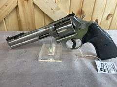 S&W Model 686 .357 Magnum DA Revolver