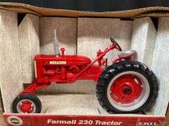 1/16 Farmall 230 NIB Ertl