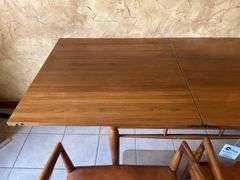 Hendriden Heritage Table and Two Chairs