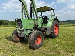 Low Hour Fendt 306LS with Loader