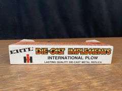 (4) 1/32 IH Implements NIB Ertl