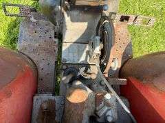 Massey Ferguson 825 Vineyard