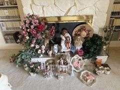 Lot of decorative Dolls and flowers