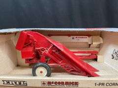 1/16 McCormick Picker Special Edition NIB Ertl