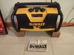 DeWalt DW911 - Heavy Duty Work Site Radio/Charger