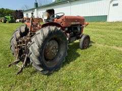 Massey Ferguson 825 Vineyard