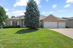 114 Heatherstone Dr. Chatham, IL 62629