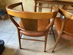 Hendriden Heritage Table and Two Chairs