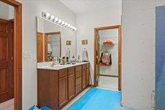 114 Heatherstone Dr. Chatham, IL 62629