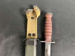 Reproduction (?) US Camillus M4 Bayonet w/Modern Production Scabbard