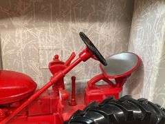 1/16 Farmall 230 NIB Ertl