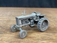 1/43 Farmall 1206 Pewter NIB SC