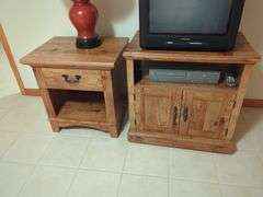 TV Cabinet, Side Table and Lamp Lot