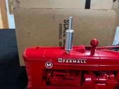 1/8 Farmall M NIB SM