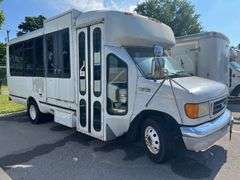 2003 Ford E-450 Super Duty