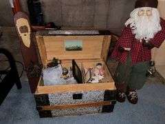 Vintage Trunk w/ Christmas Decor