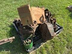 John Deere Two Cylinder Parts Pallet