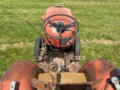 Massey Ferguson 825 Vineyard