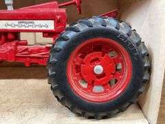 1/16 Farmall 350 NIB Ertl