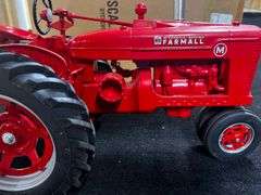 1/8 Farmall M NIB SM