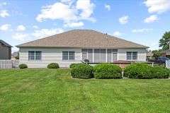 114 Heatherstone Dr. Chatham, IL 62629