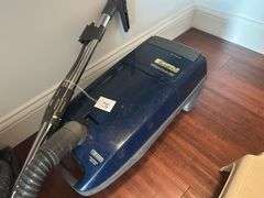 Kenmore Whispertone 200 Vaccuum