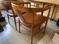 Hendriden Heritage Table and Two Chairs