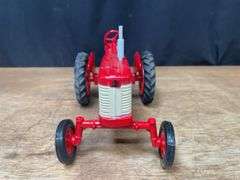 1/16 Farmall 350 1993 michigan FFA NIB Ertl
