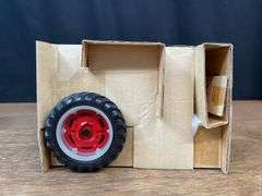 1/16 Farmall C Collector NIB Ertl