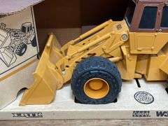 1/16 Case W30 Wheel Loader NIB Ertl